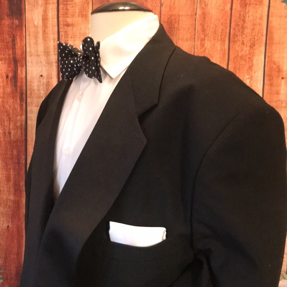 Neil Allyn Tuxedo Coat - Picture 15 of 17